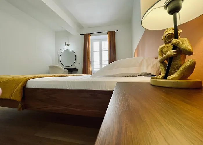 Superbe T2 En Plein Centre D'ajaccio, Rue Fesch * Ajaccio (Corsica)